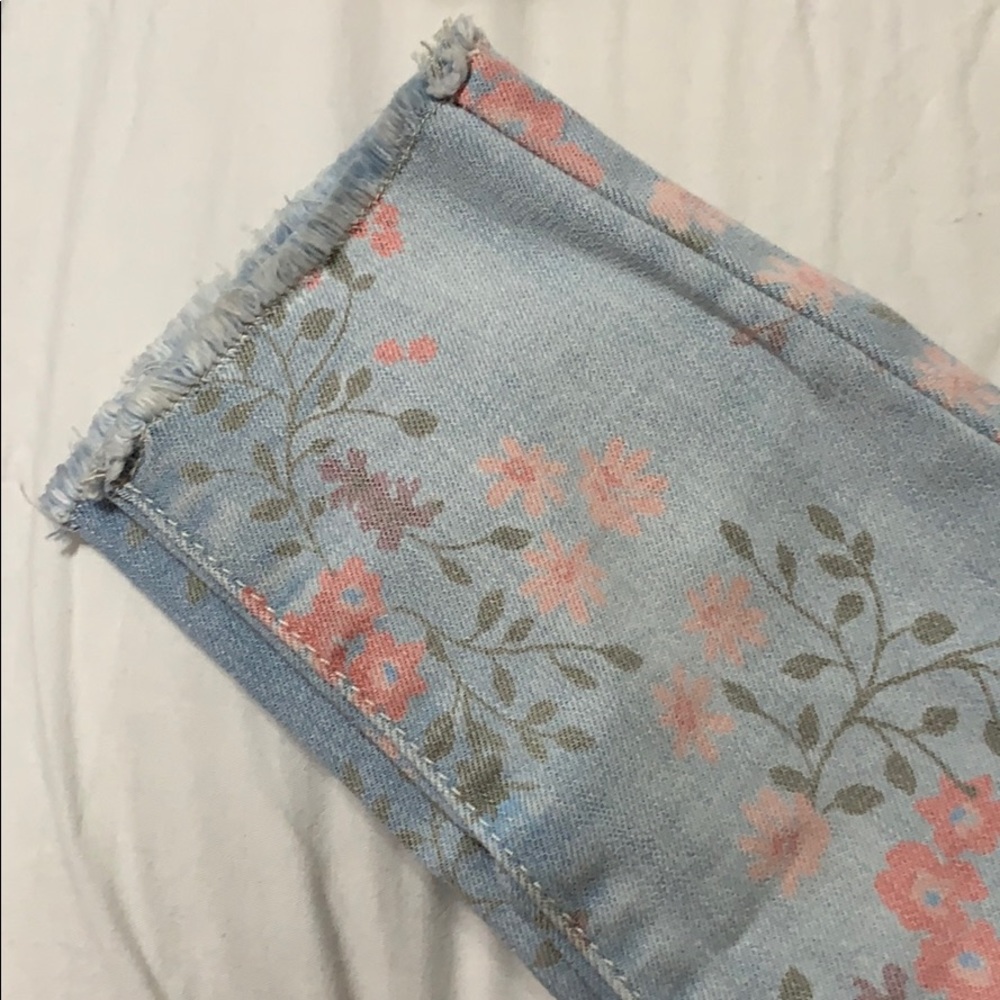 Jeans - Picture 2 of 5